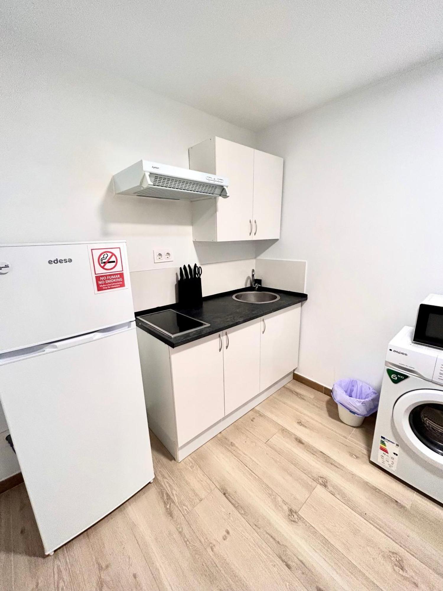 Apartamentos Ribadeo Madrid Buitenkant foto