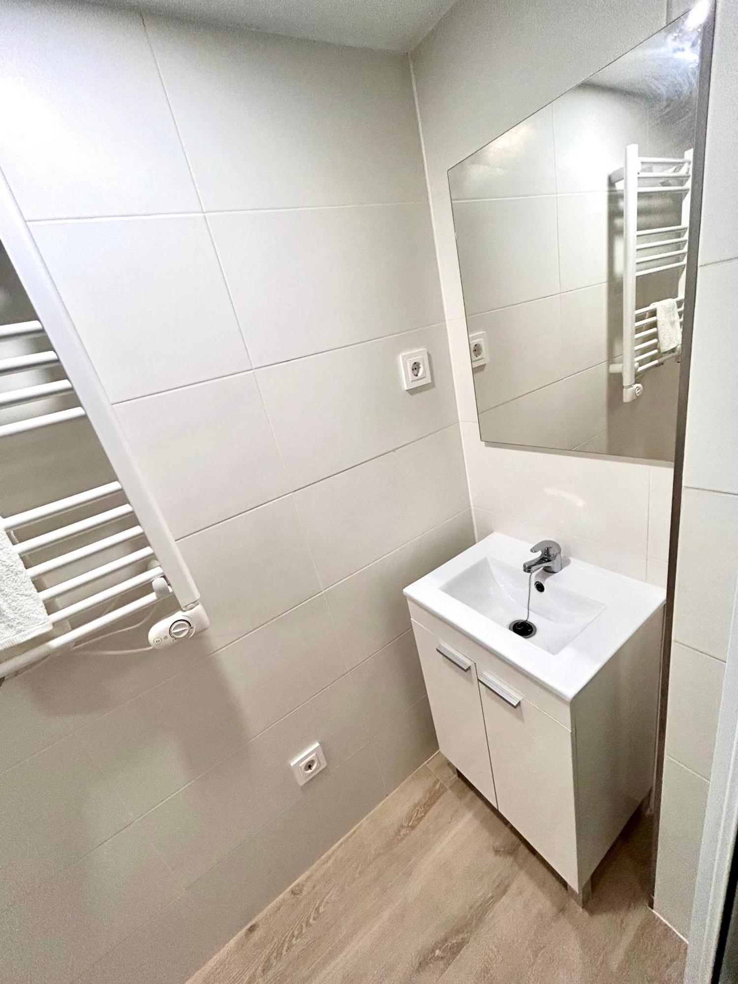 Apartamentos Ribadeo Madrid Buitenkant foto