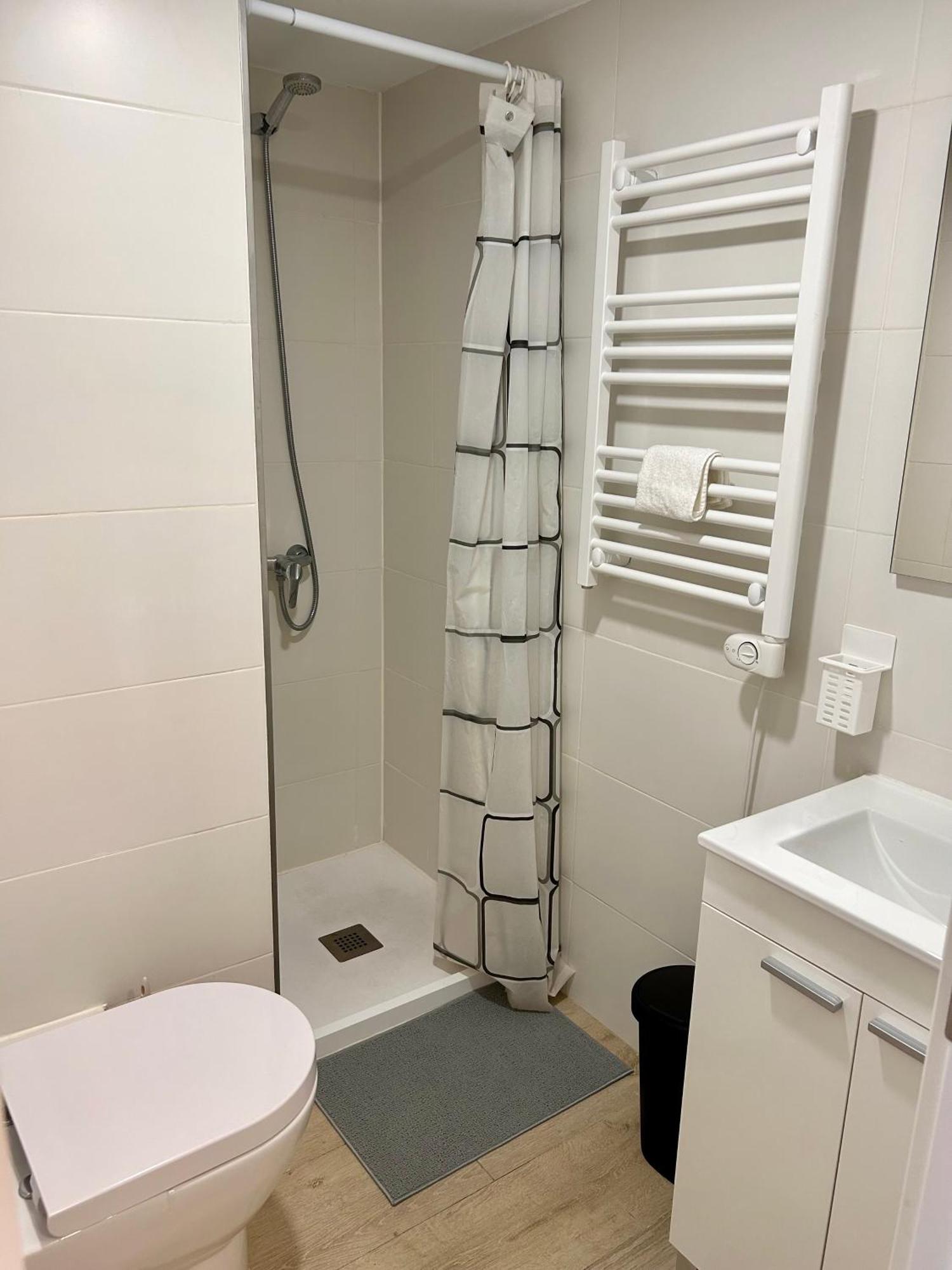 Apartamentos Ribadeo Madrid Buitenkant foto