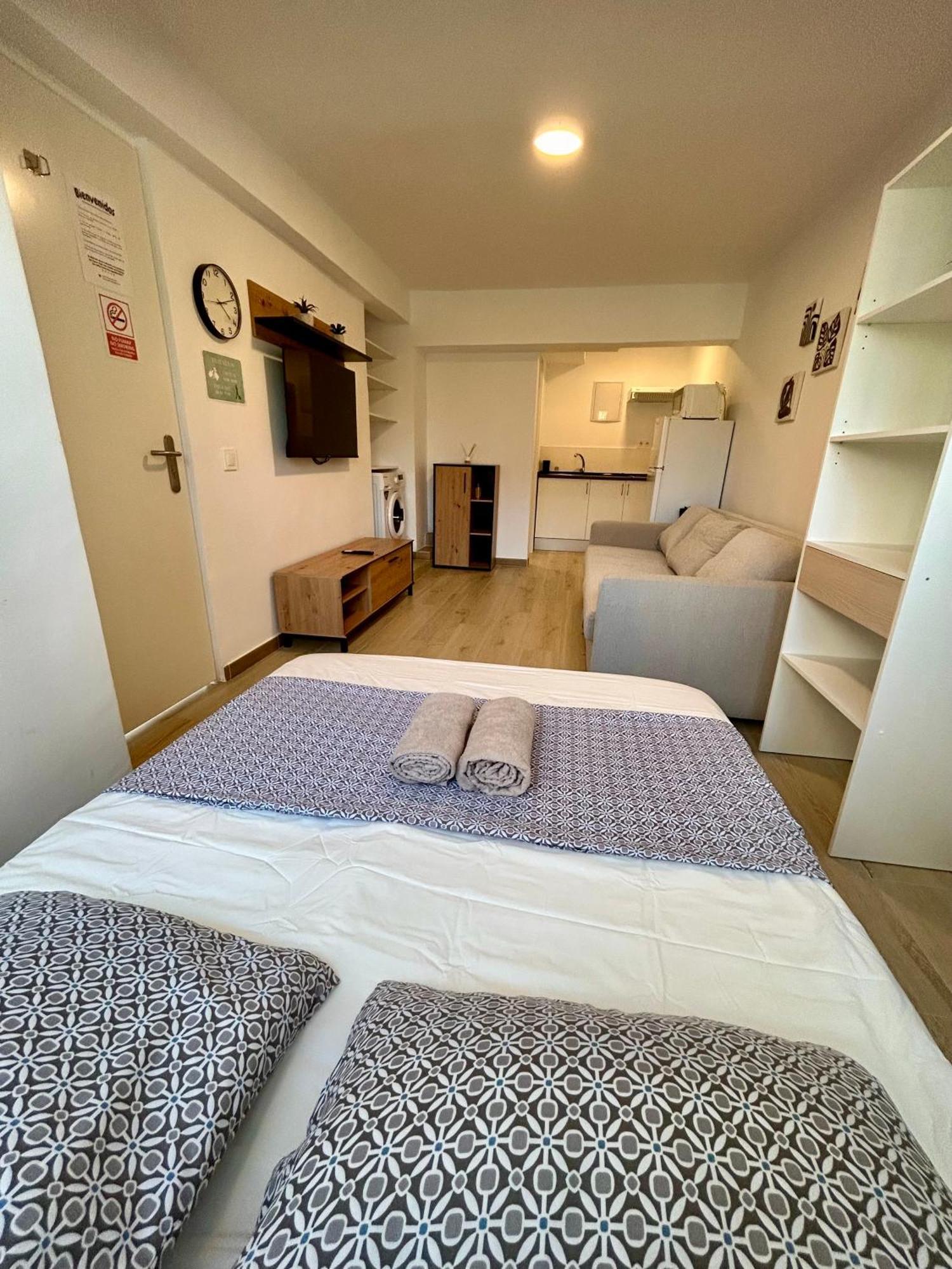 Apartamentos Ribadeo Madrid Buitenkant foto