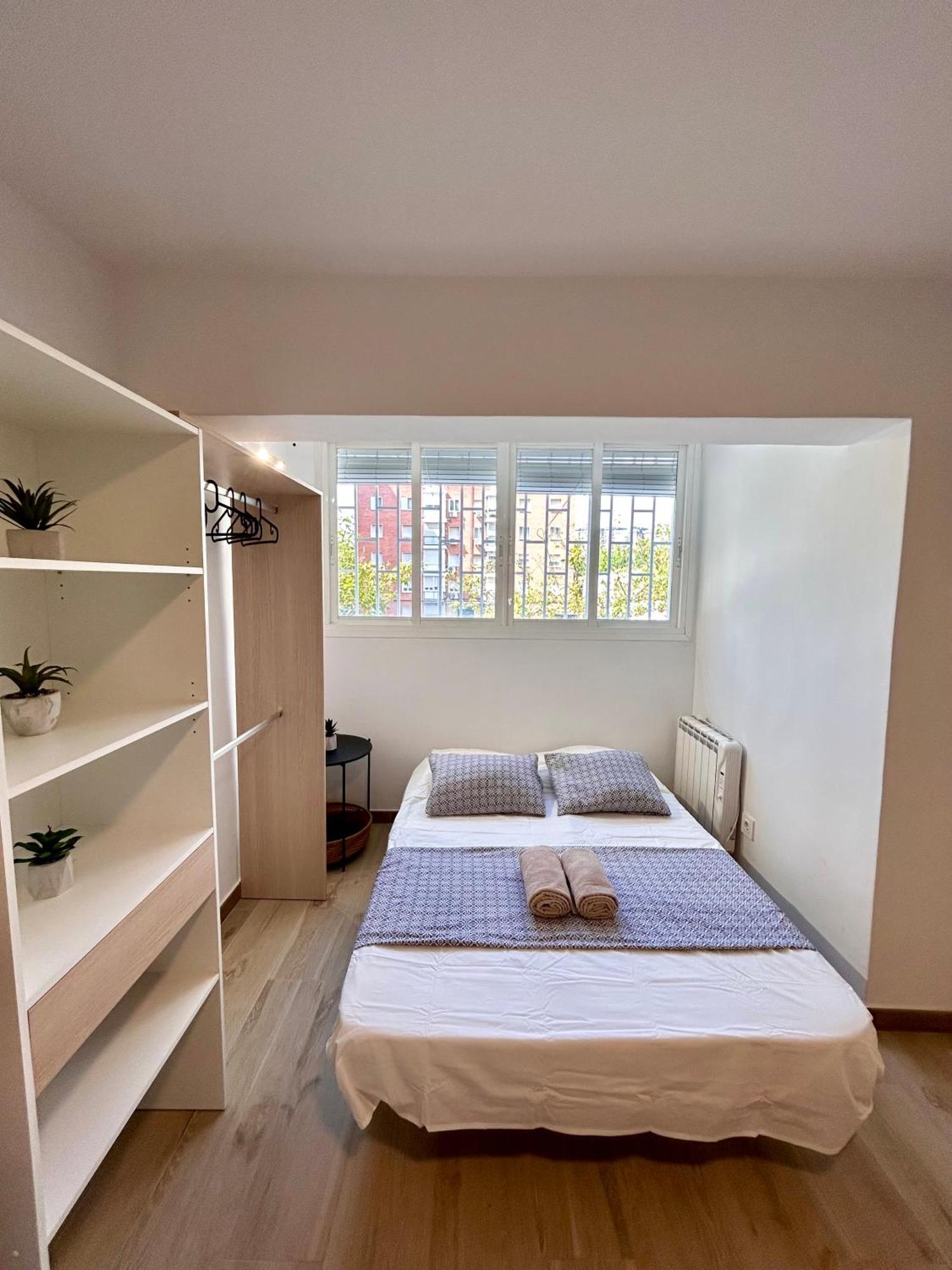 Apartamentos Ribadeo Madrid Buitenkant foto