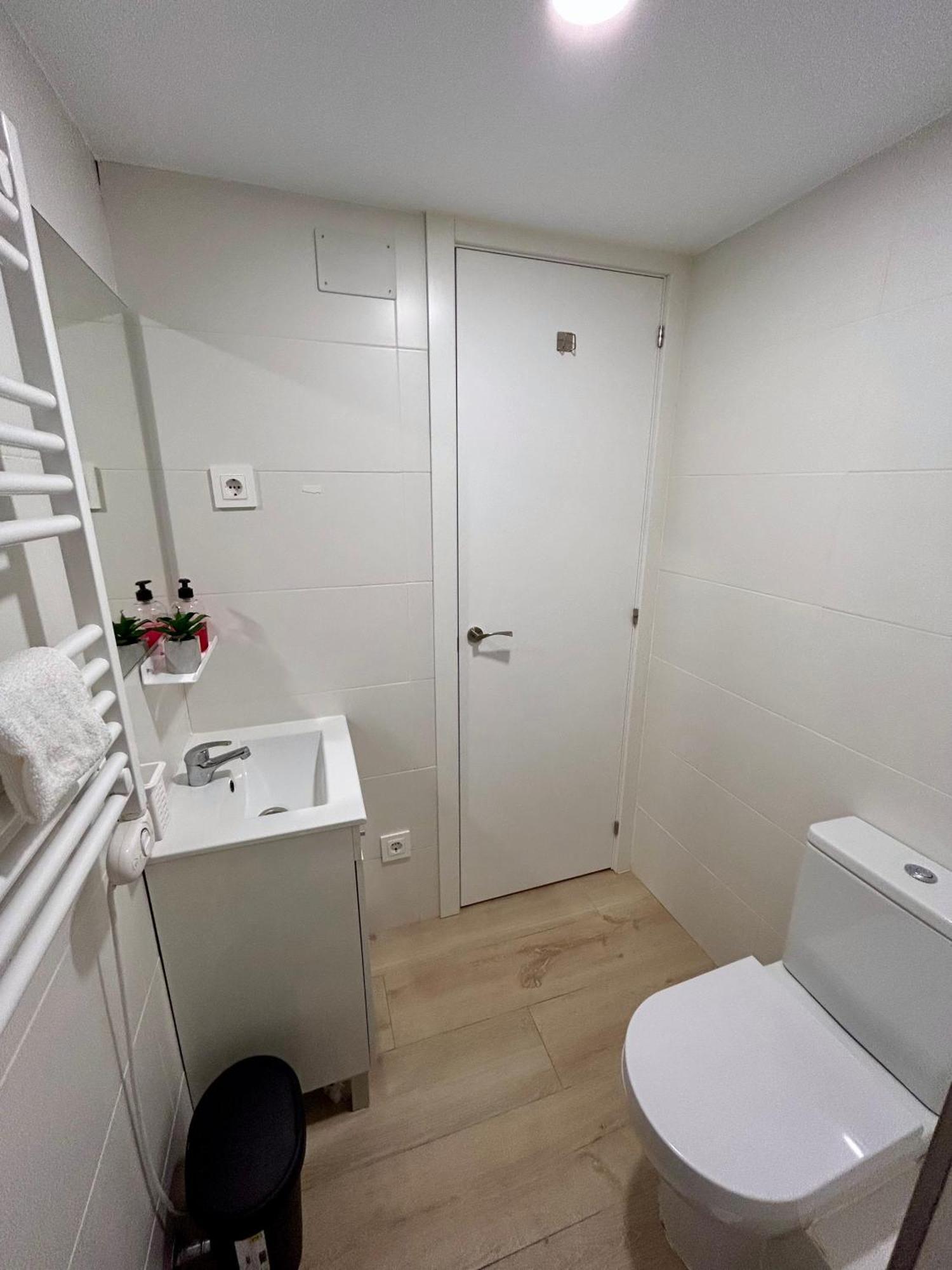Apartamentos Ribadeo Madrid Buitenkant foto