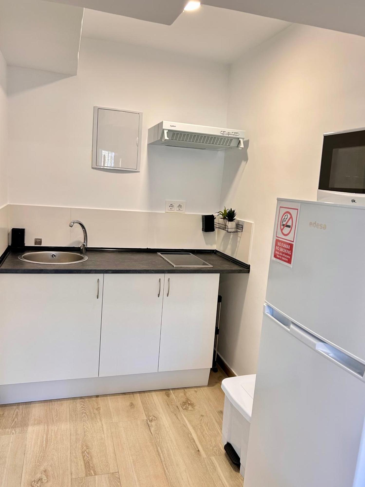 Apartamentos Ribadeo Madrid Buitenkant foto