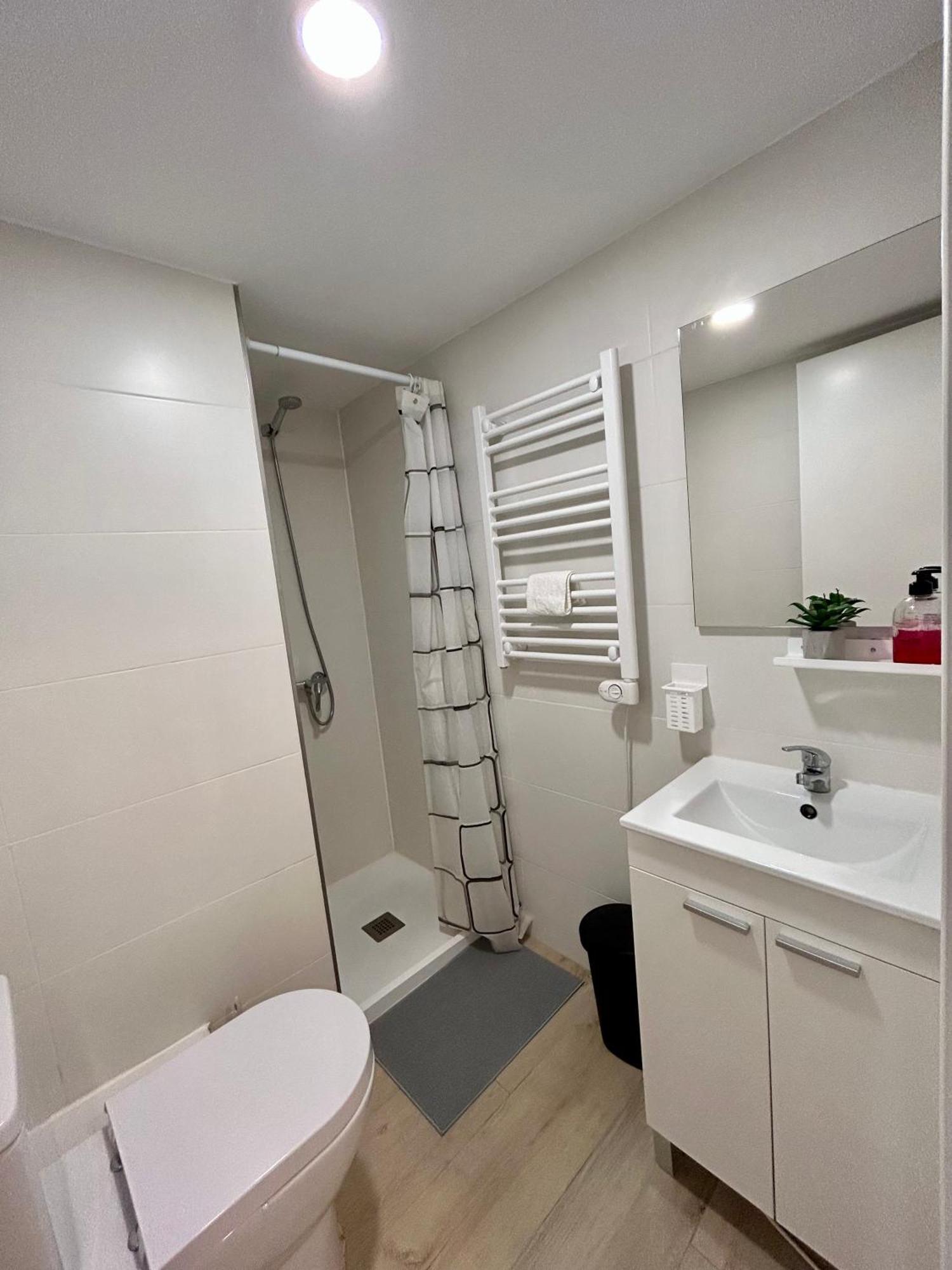 Apartamentos Ribadeo Madrid Buitenkant foto