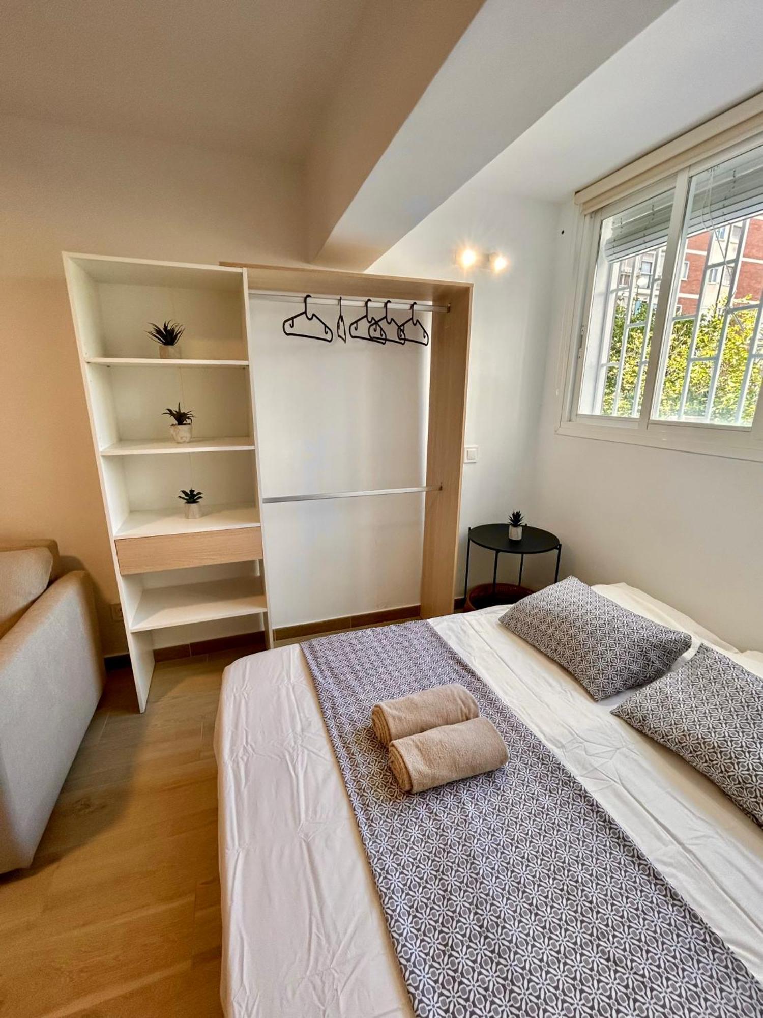 Apartamentos Ribadeo Madrid Buitenkant foto