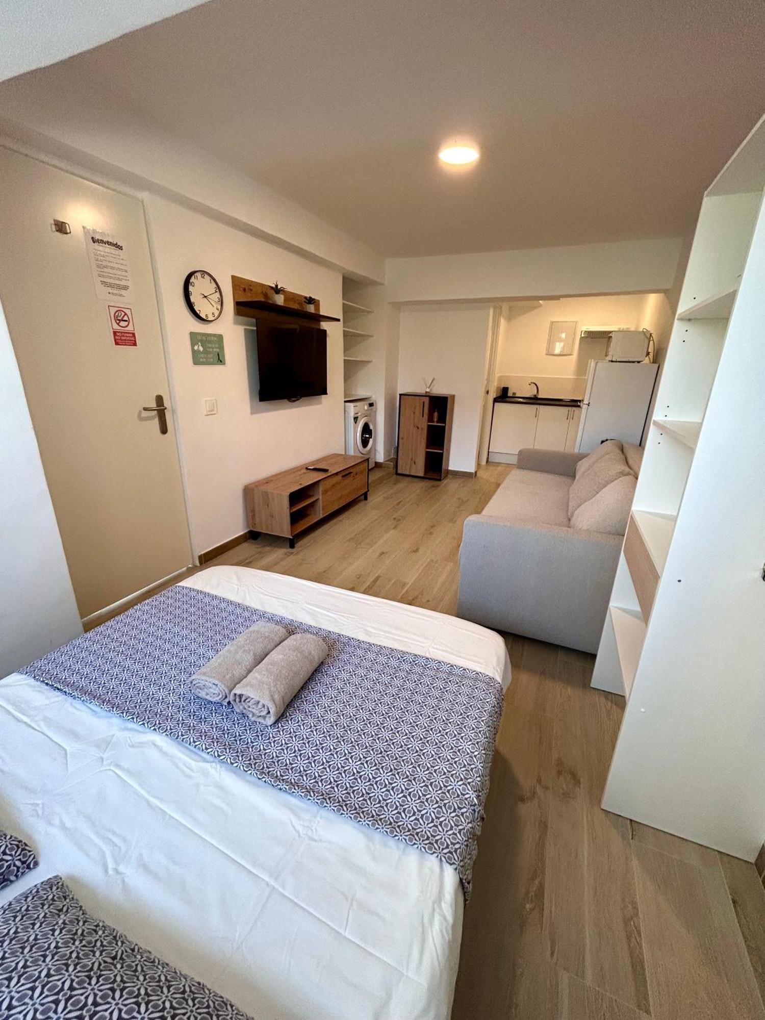 Apartamentos Ribadeo Madrid Buitenkant foto